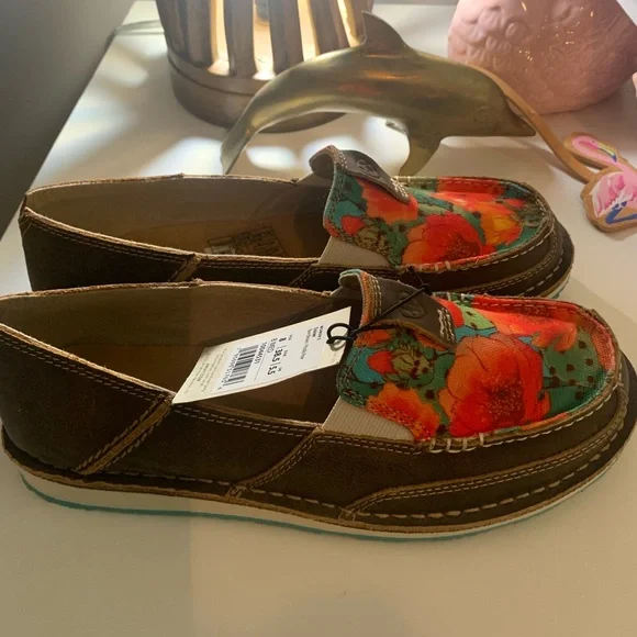 Ariat Women's Floral Moccasins - Red and Green - Picture 4 of 6